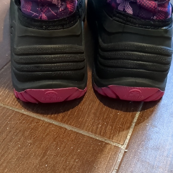Kamik snow boots size 6 EUC - Picture 6 of 7